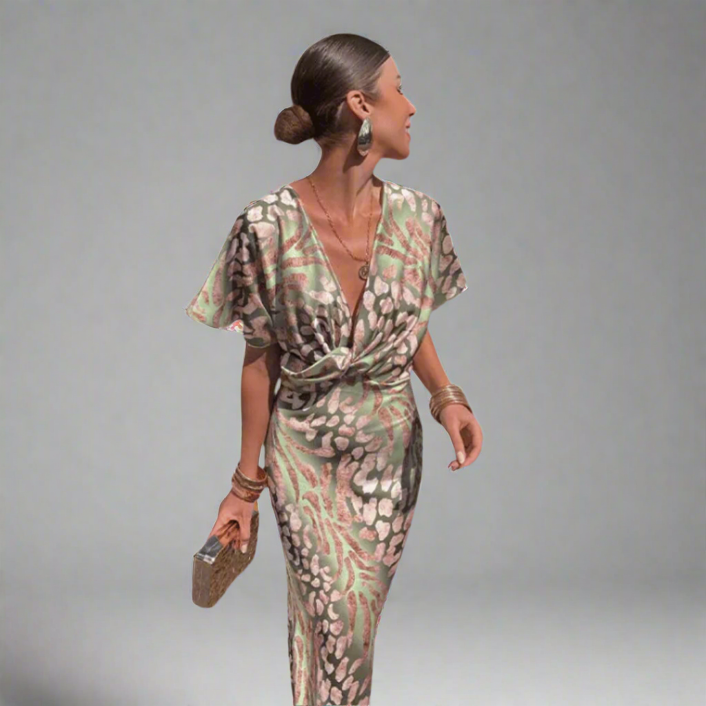 Cornelia | Twisted maxi dress with premium V-neck