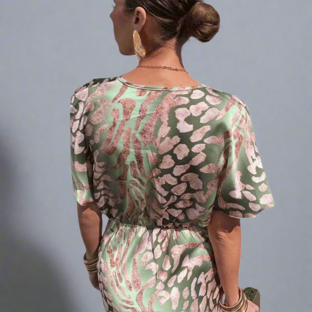 Cornelia | Twisted maxi dress with premium V-neck