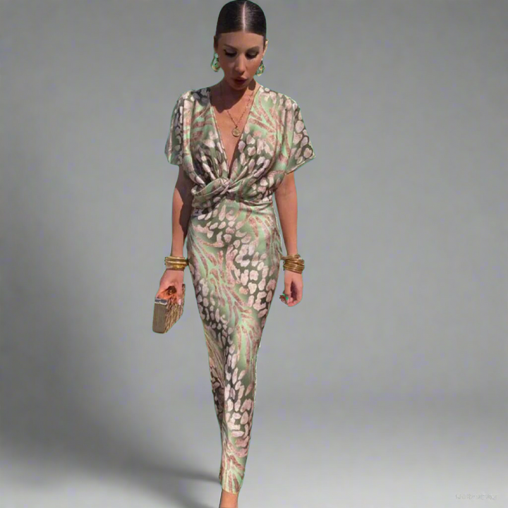Suse | Premium maxi dress with twisted cut for an elegant silhouette
