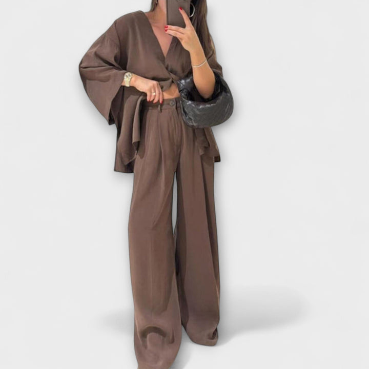 Jacqueline – Casual V-Neck Top & Trouser Duo