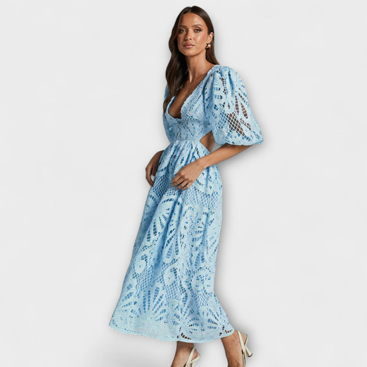 Savannah – Elegant Dress with Delicate Details