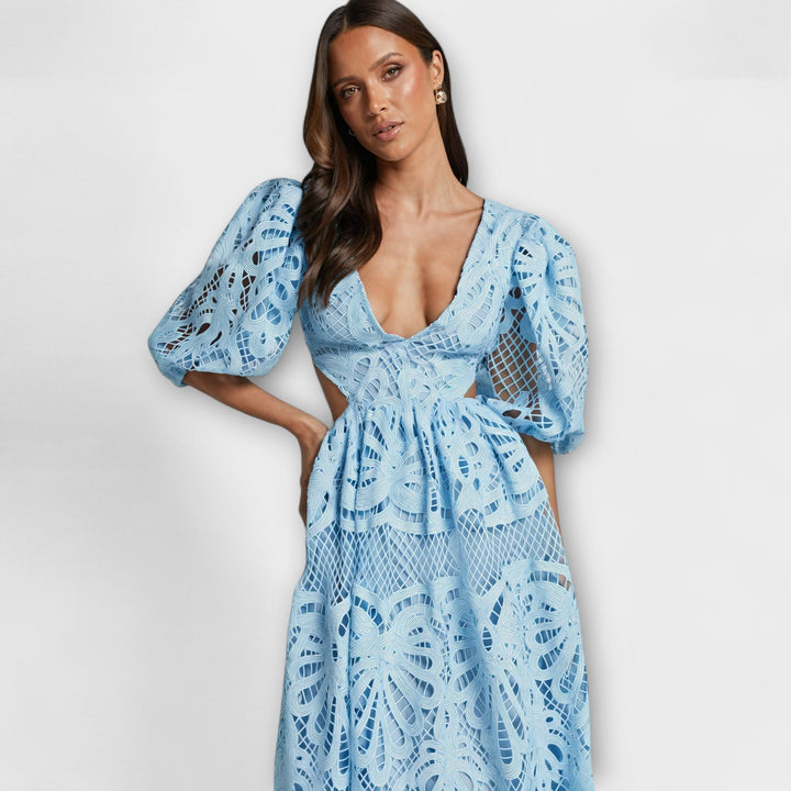 Savannah – Elegant Dress with Delicate Details