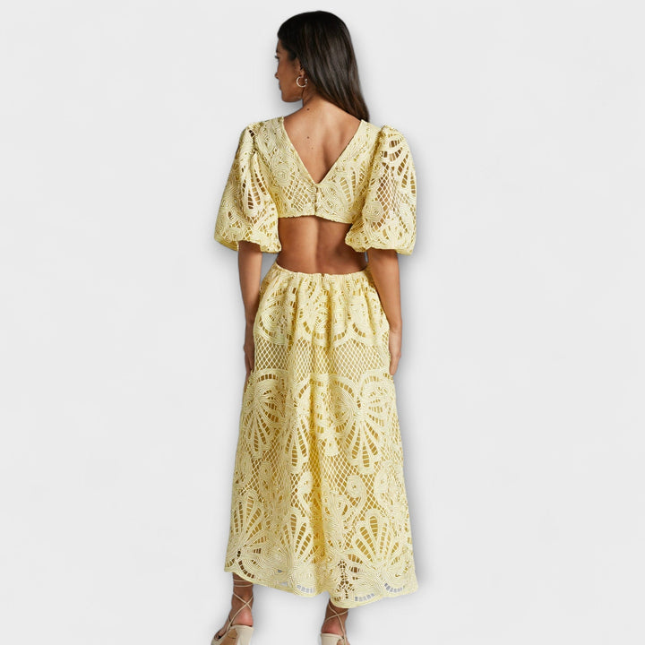 Savannah – Elegant Dress with Delicate Details