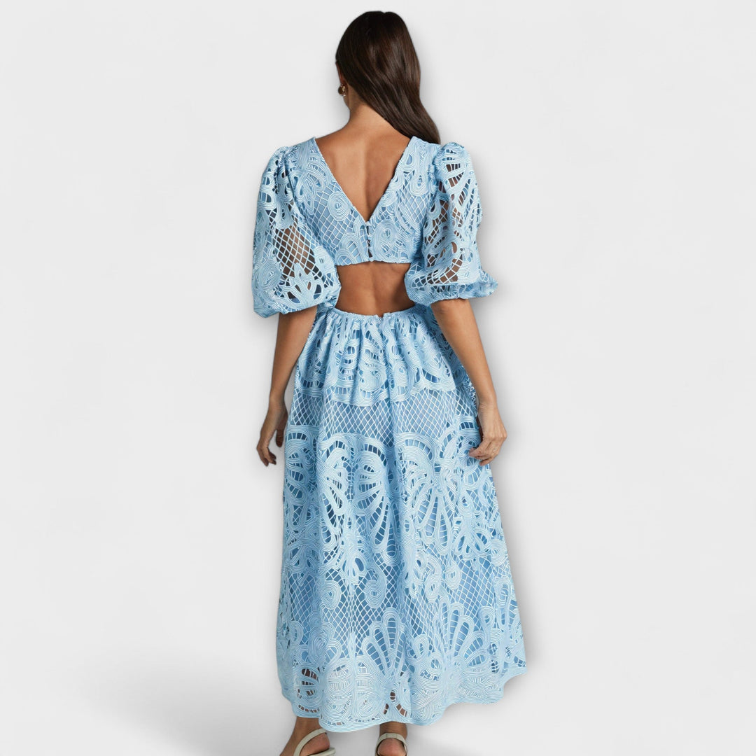 Savannah – Elegant Dress with Delicate Details