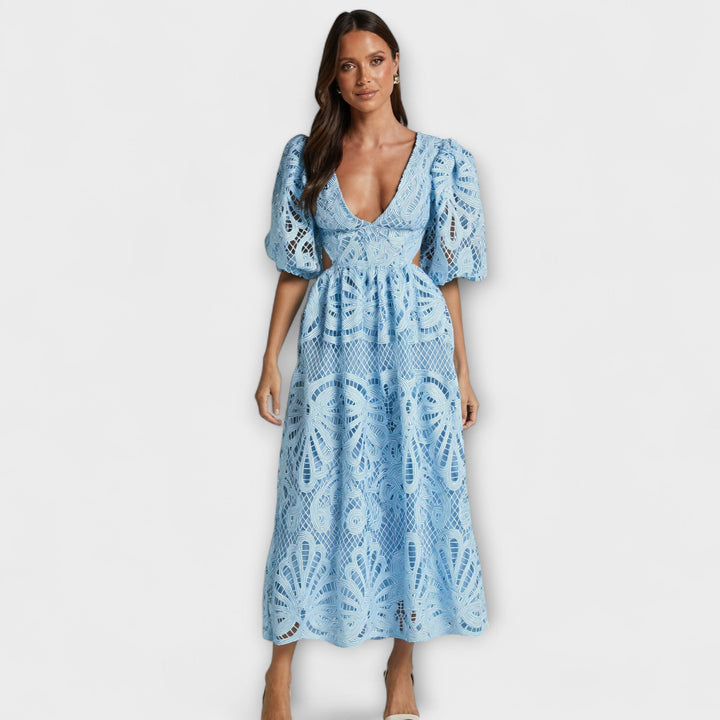 Savannah – Elegant Dress with Delicate Details