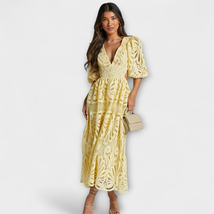 Savannah – Elegant Dress with Delicate Details