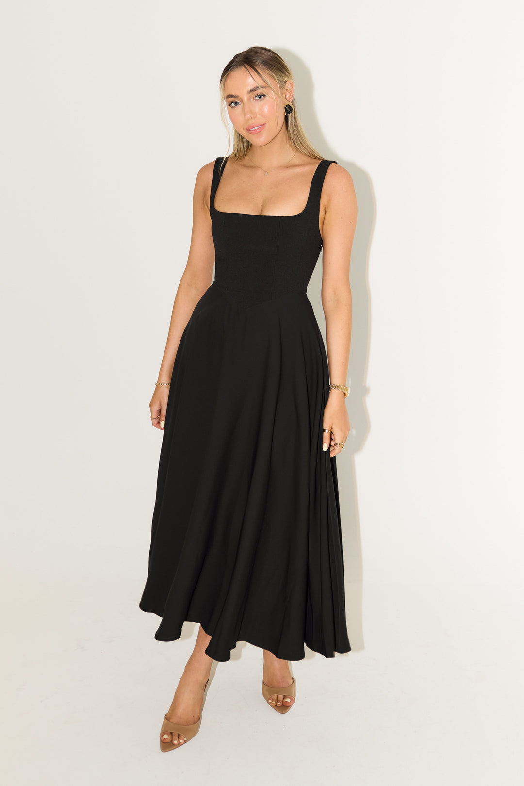 Amelia™ | Timeless and Elegant Mid Dress
