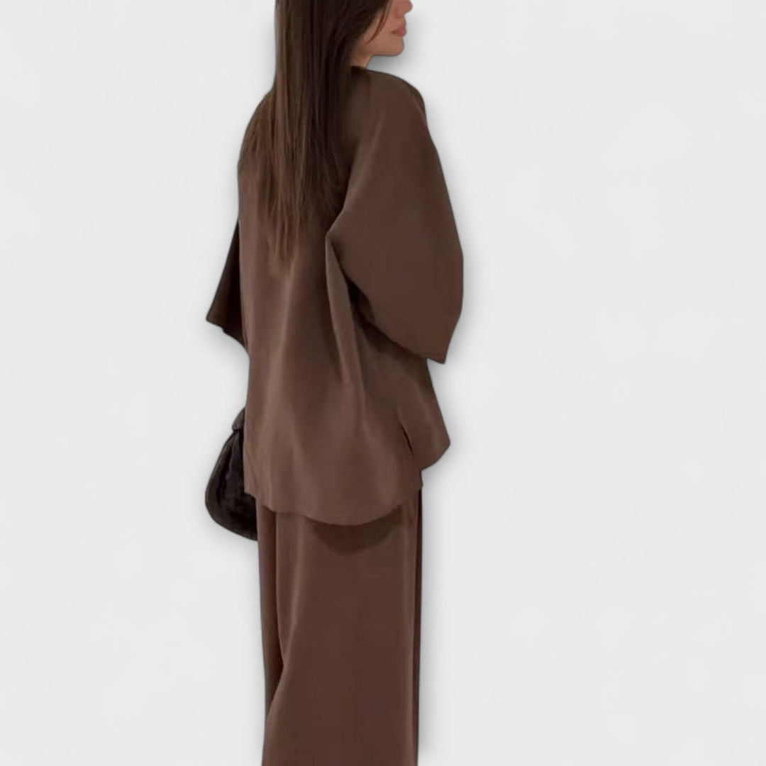 Jacqueline – Casual V-Neck Top & Trouser Duo