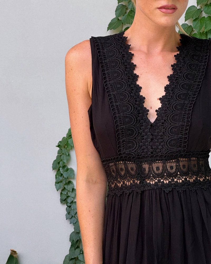Ninfea | Sleeveless Boho-Style Midi Dress with Lace Details