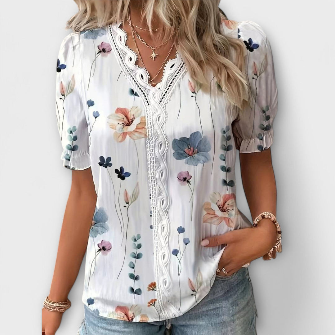 Emily | Fashionable blouse with a pointed neckline