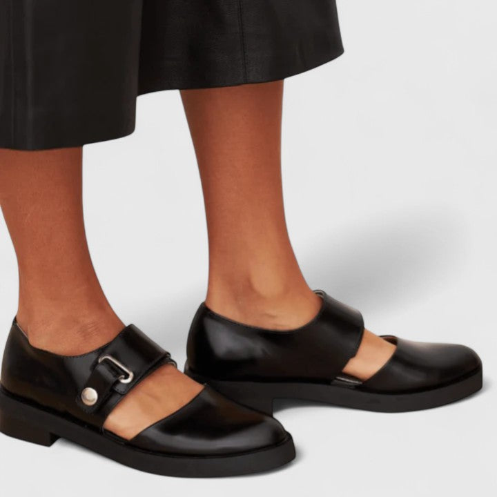 Vânia - Stylish retro shoes with a modern twist