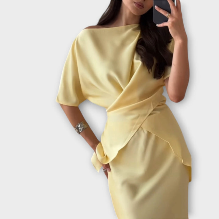 Finja – Off-Shoulder Knotted Top & Skirt Co-Ord