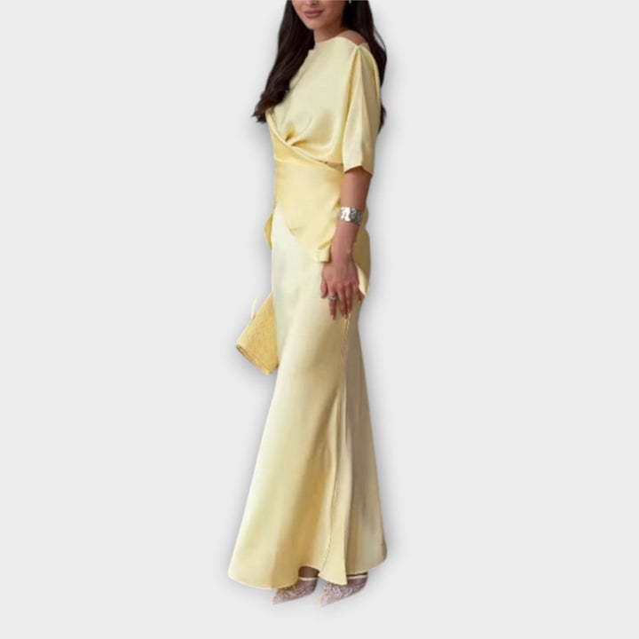 Finja – Off-Shoulder Knotted Top & Skirt Co-Ord