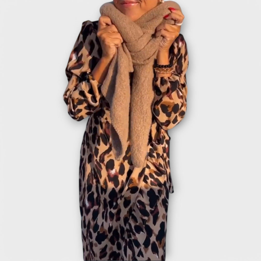 Claudia | Casual leopard print dress with V-neck