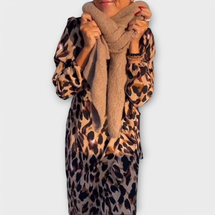 Claudia | Casual leopard print dress with V-neck