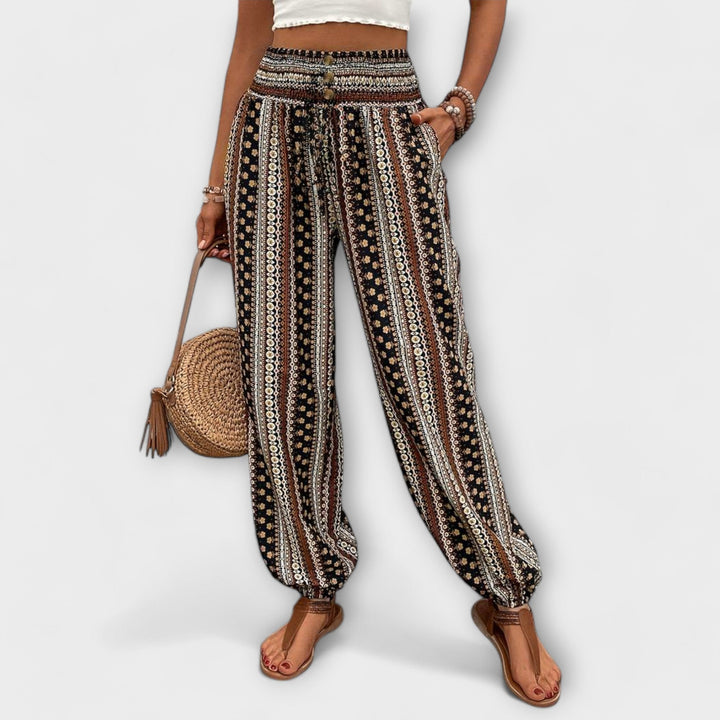 Scarlett | Pants with ethnic graphic