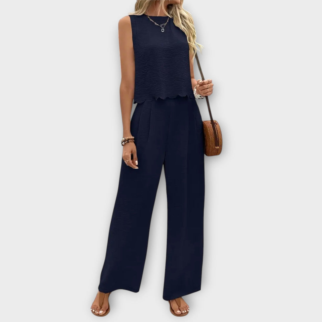 Valeria – Waistcoat with Petal Hem & Wide-Leg Trousers