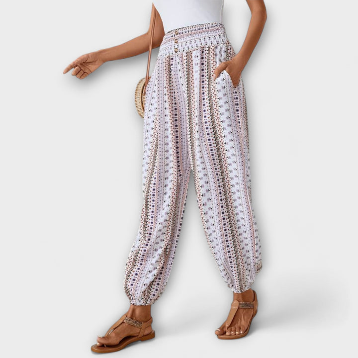 Scarlett | Pants with ethnic graphic