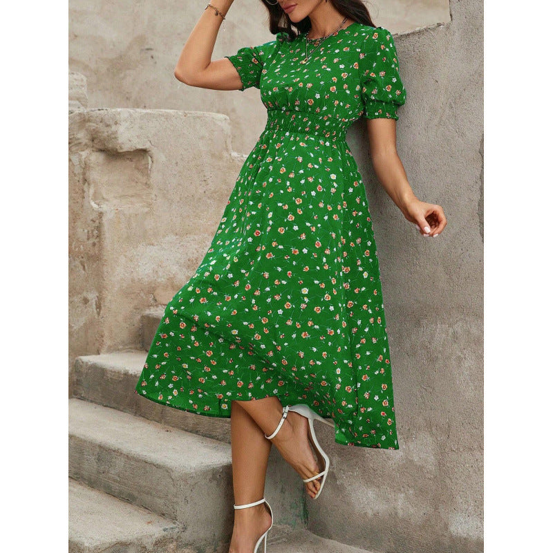 Amelia | Dress with round neckline and floral pattern