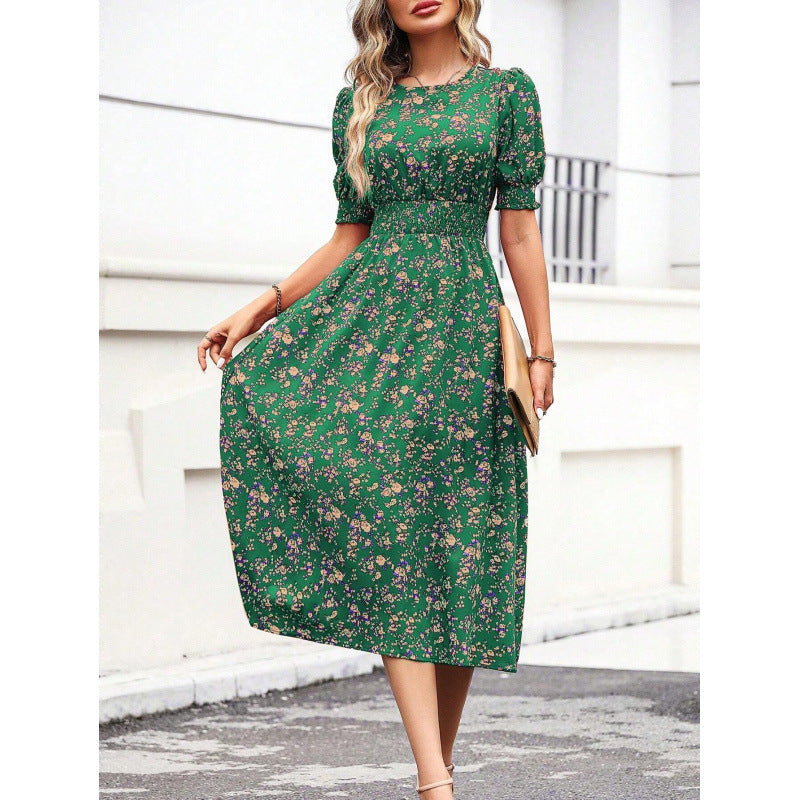 Amelia | Dress with round neckline and floral pattern