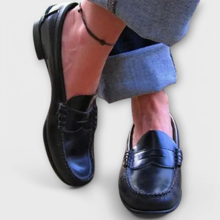 Inês - Classic loafers for women